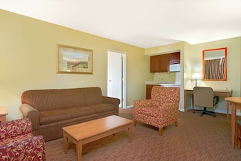 Standard Suite, 2 Double Beds, Non Smoking (One-Bedroom)