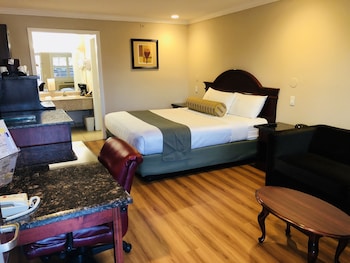 Standard Room, 1 King Bed, Accessible