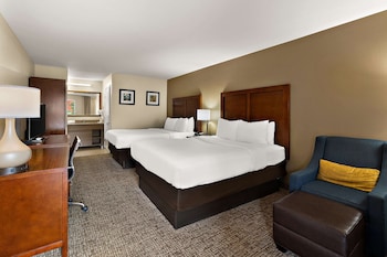 Family Suite, 2 Queen Beds, Non Smoking