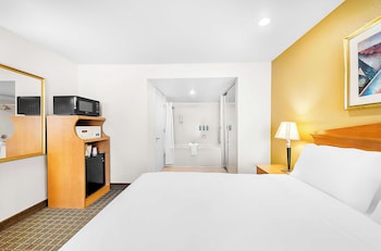 Suite, 1 Queen Bed, Non Smoking, Jetted Tub