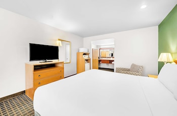 Standard Room, 1 King Bed, Non Smoking, Refrigerator & Microwave
