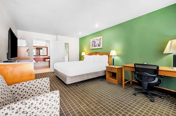Standard Room, 1 King Bed, Accessible, Refrigerator & Microwave