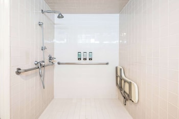 Suite, 1 Queen Bed, Accessible, Jetted Tub