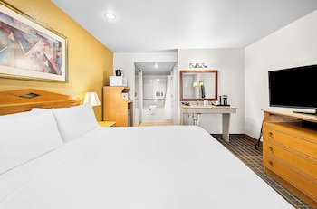 Suite, 1 Queen Bed, Accessible, Jetted Tub