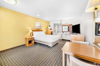 Suite, 1 Queen Bed, Accessible, Jetted Tub