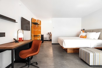 Junior Suite, 1 King Bed with Sofa bed (Pathfinder)