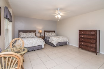 Standard Room, 2 Double Beds