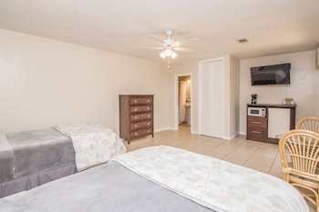 Standard Room, 2 Double Beds