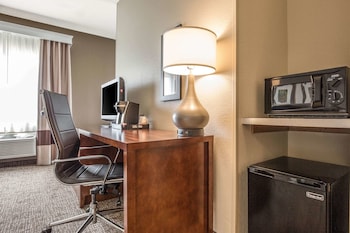 Suite, 1 Queen Bed with Sofa bed, Non Smoking