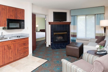 Suite, 1 King Bed, Non Smoking, Fireplace