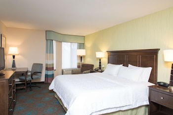 Suite, 1 King Bed, Non Smoking, Fireplace