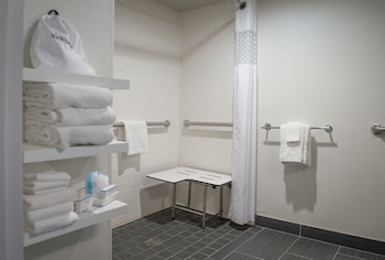 Room, 2 Queen Beds, Accessible (Mobility & Hearing - Roll-in Shower)