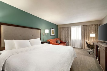King Study with Sofa bed, St. Charles Ave View