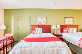 Room, 2 Queen Beds, Smoking