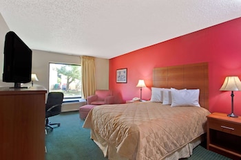Basic Room, 1 Queen Bed, Non Smoking