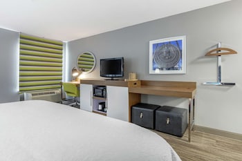 One king bed study non smoking