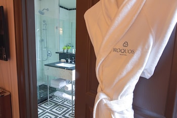Deluxe Room, 1 King Bed