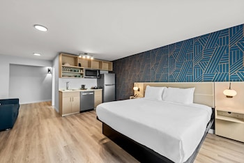 Suite, 1 King Bed, Non Smoking