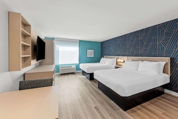 Suite, 2 Queen Beds, Non Smoking