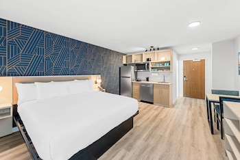 Suite, 1 King Bed, Non Smoking
