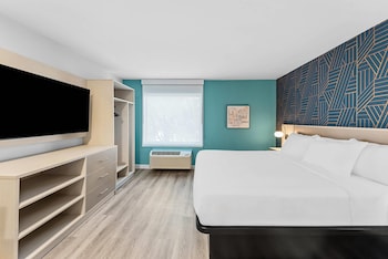 Suite, 1 King Bed, Non Smoking