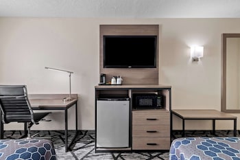 Standard Room, 2 Double Beds, Non Smoking, Refrigerator & Microwave
