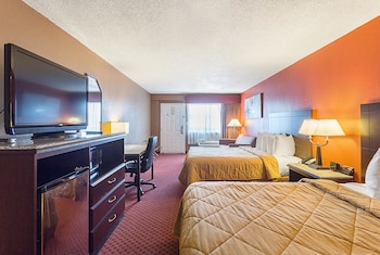 Standard Room, 2 Queen Beds, Non Smoking