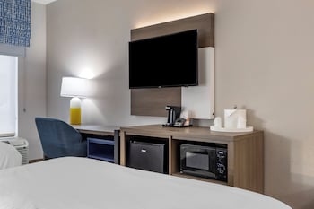 Room, 2 Queen Beds, Accessible, Non Smoking