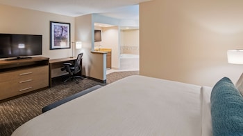 Suite, 1 King Bed, Non Smoking, Jetted Tub (with Sofabed)