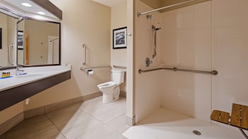 Standard Room, 1 King Bed, Accessible, Refrigerator & Microwave