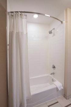 Room, 2 Queen Beds, Hearing Accessible
