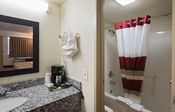 Deluxe Room, 2 Queen Beds, Non Smoking