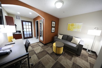 Executive Suite, 1 Queen Bed with Sofa bed, Non Smoking (2 Person Sofa Bed)