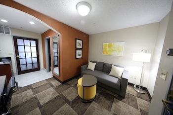 Executive Suite, 1 Queen Bed with Sofa bed, Non Smoking (2 Person Sofa Bed)