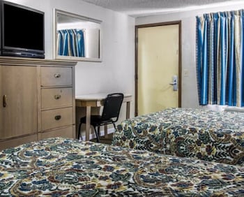 Standard Room, 2 Queen Beds, Non Smoking
