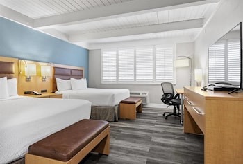 Room, 2 Queen Beds, Accessible, Non Smoking (Mobility, tub w grab bars)