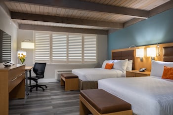 Room, 2 Queen Beds, Accessible, Non Smoking (Mobility, tub w grab bars)