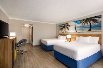 Deluxe Room, 2 Double Beds, Non Smoking