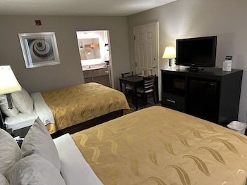 Room, 2 Queen Beds, Smoking