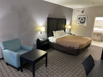 Room, 1 King Bed, Accessible, Smoking
