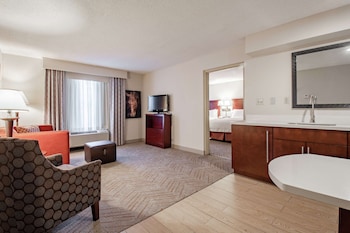 Signature Suite, 1 King Bed with Sofa bed, Accessible