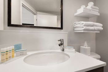 Room, 2 Queen Beds, Accessible, Non Smoking