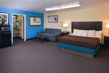 Suite, 1 King Bed, Non Smoking, Jetted Tub
