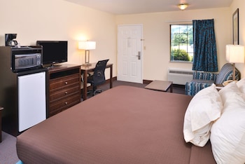 Room, 1 King Bed, Smoking