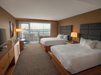 Room, 2 Queen Beds, Balcony, River View