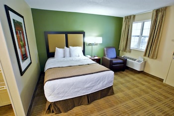 Room, 1 King Bed, Mobility Accessible, Non Smoking (Roll-In Shower, Kitchen)