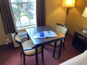 Room, 2 Queen Beds, Accessible, Non Smoking