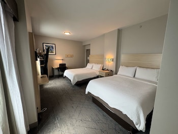Suite, 2 Queen Beds
