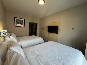 Standard Room, 2 Double Beds