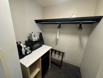 Suite, 1 King Bed, Accessible (Mobility, Accessible Tub)